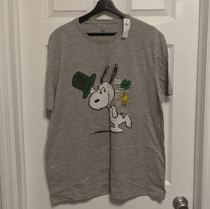 Summer  - Gap Snoopy St. Patricks Day XL tshirt